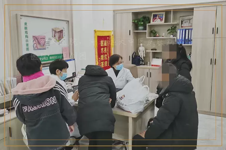 男生手上白一块怎么确定是不是白癜风
