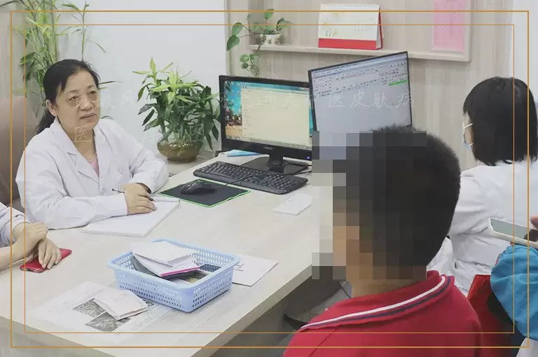 小孩脸上有白点是白癜风吗