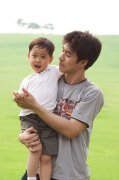 白癜风更容易传染给小孩子吗？